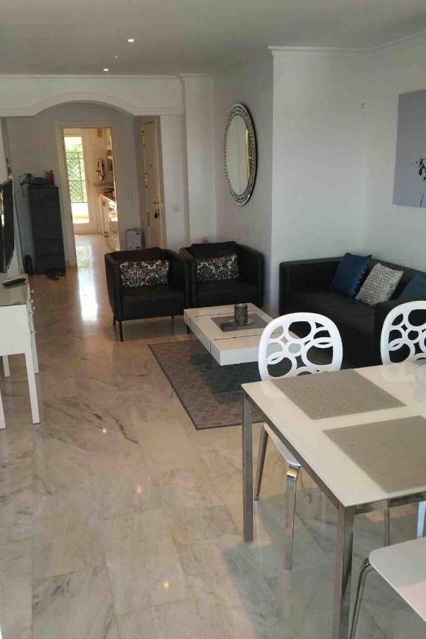 Senorio De Aloha Apartemen